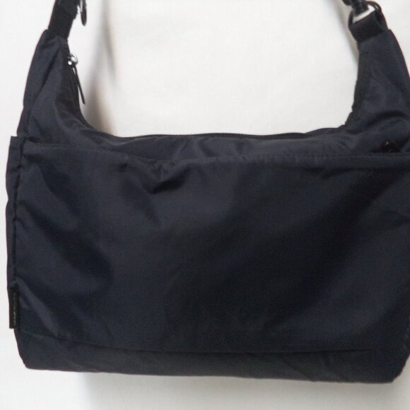 Pacsafe Exomesh Messenger Crossbody bag purse RFID blocking black zip top Travel - Picture 7 of 12